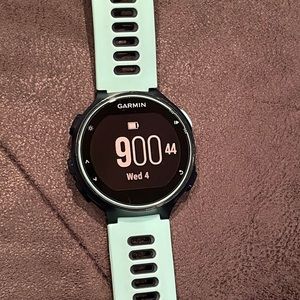 Like new Garmin ForeRunner 735XT